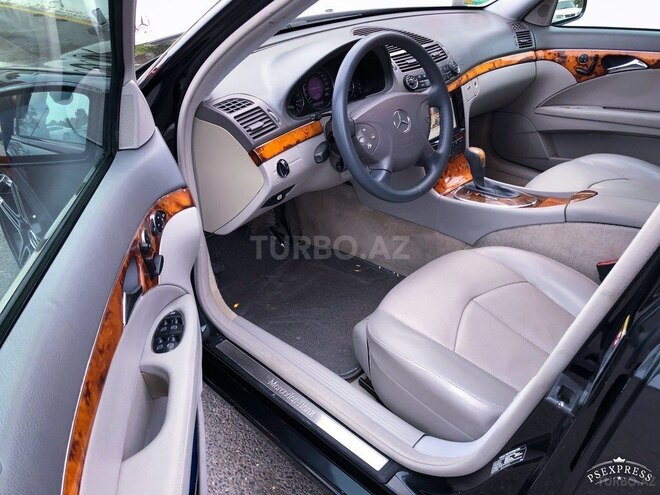 Mercedes E 320 2004, 289,000 km - 3.2 l - Bakı