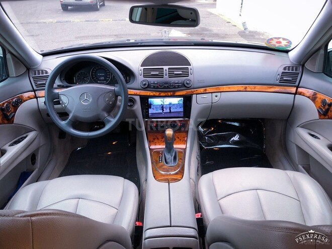 Mercedes E 320 2004, 289,000 km - 3.2 l - Bakı