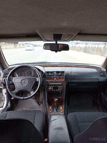 Mercedes C 200 1996, 267,000 km - 2.0 л - Quba