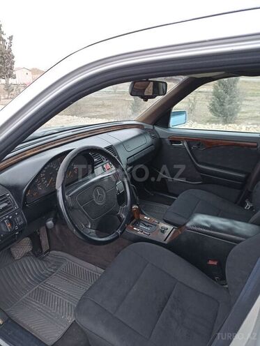 Mercedes C 200 1996, 267,000 km - 2.0 л - Quba