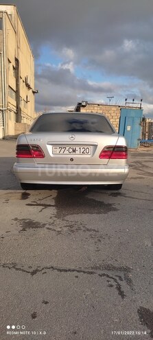 Mercedes E 270 2001, 355,000 km - 2.7 l - Bakı