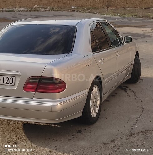 Mercedes E 270 2001, 355,000 km - 2.7 l - Bakı