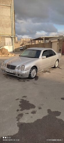 Mercedes E 270 2001, 355,000 km - 2.7 l - Bakı