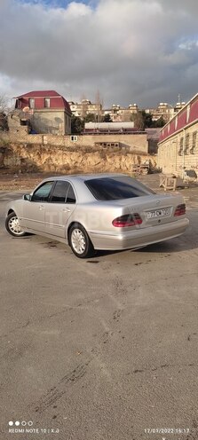 Mercedes E 270 2001, 355,000 km - 2.7 l - Bakı