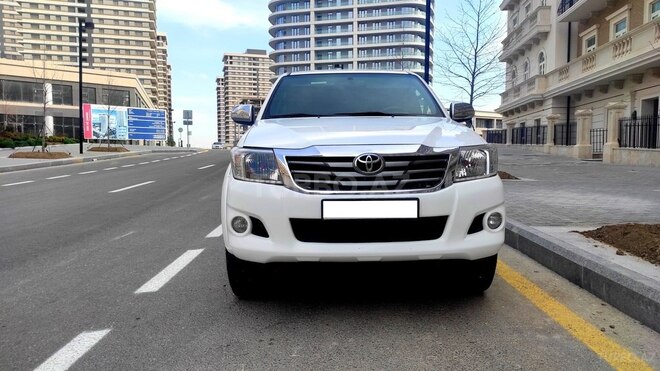 Toyota Hilux 2012, 230,800 km - 2.7 л - Bakı