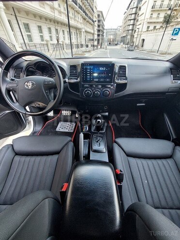 Toyota Hilux 2012, 230,800 km - 2.7 л - Bakı