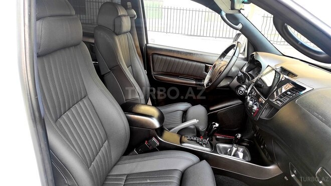 Toyota Hilux 2012, 230,800 km - 2.7 л - Bakı