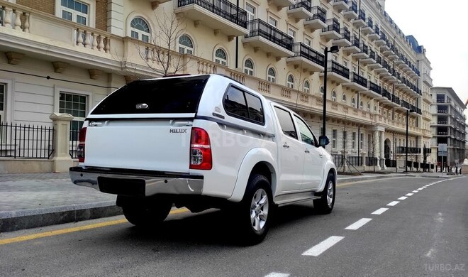 Toyota Hilux 2012, 230,800 km - 2.7 л - Bakı