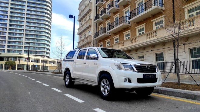 Toyota Hilux 2012, 230,800 km - 2.7 л - Bakı
