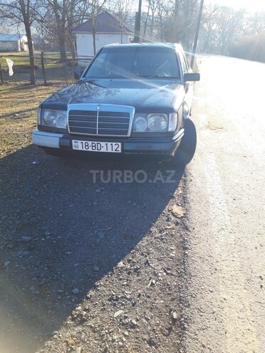 Mercedes E 200 1992, 435,119 km - 2.0 l - Qax