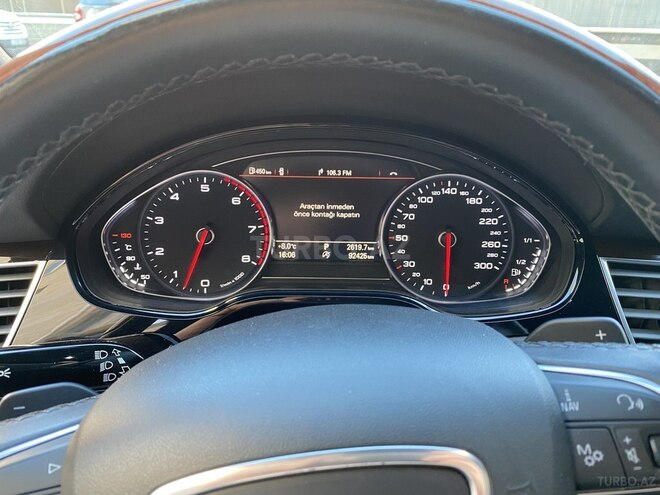 Audi A8 2015, 92,500 km - 4.0 l - Bakı