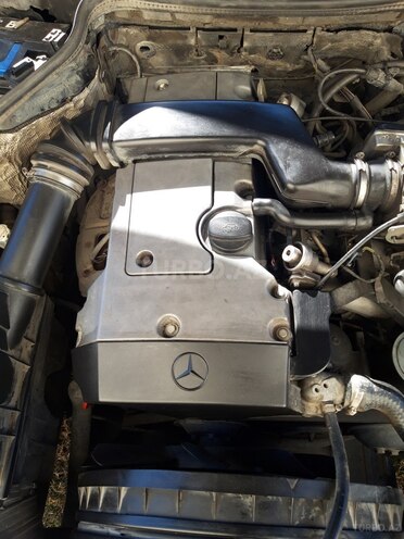 Mercedes E 200 1992, 435,119 km - 2.0 l - Qax