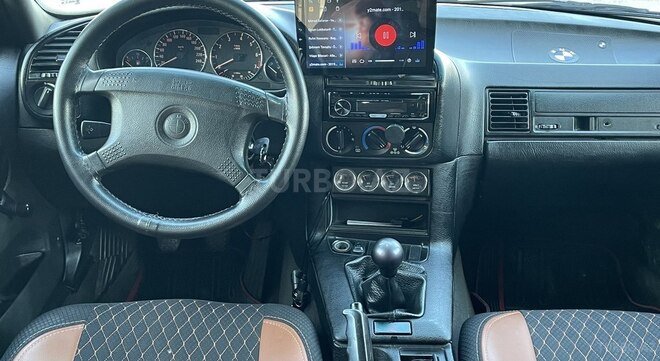 BMW 316 1993, 198,509 km - 1.6 l - Sumqayıt