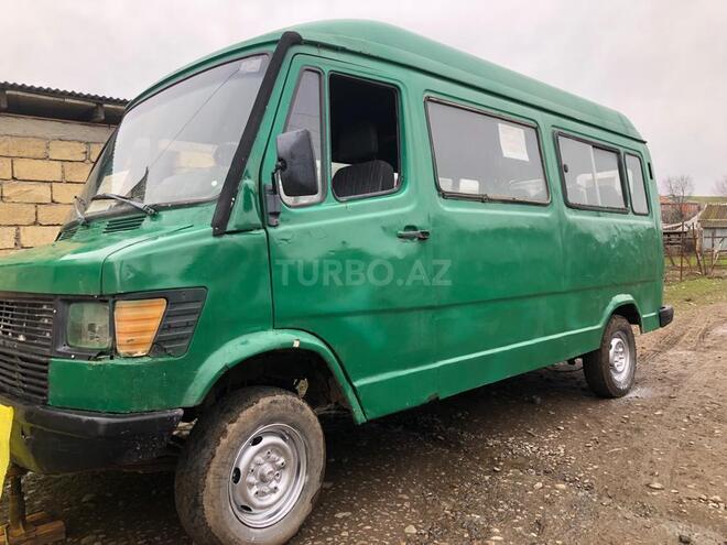 Mercedes 208 D 1992, 150,000 km - 2.5 l - Masallı