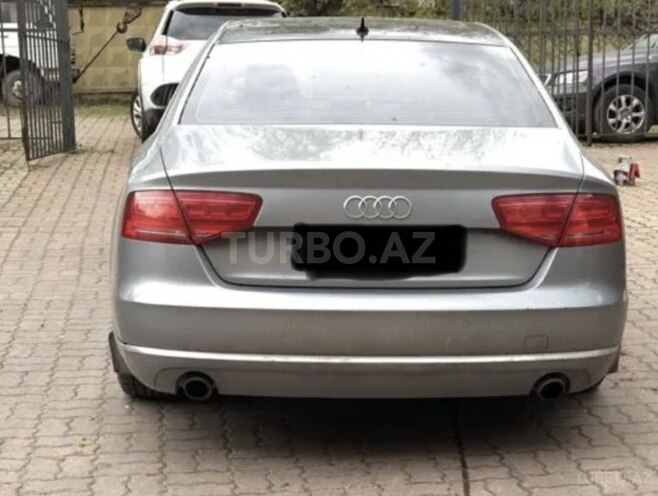 Audi A8 2012, 200,000 km - 4.2 л - Bakı
