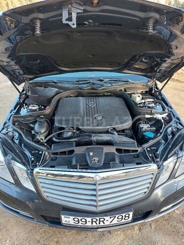 Mercedes E 220 2011, 204,000 km - 2.2 l - Bakı