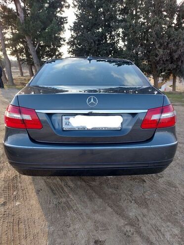 Mercedes E 220 2011, 204,000 km - 2.2 l - Bakı