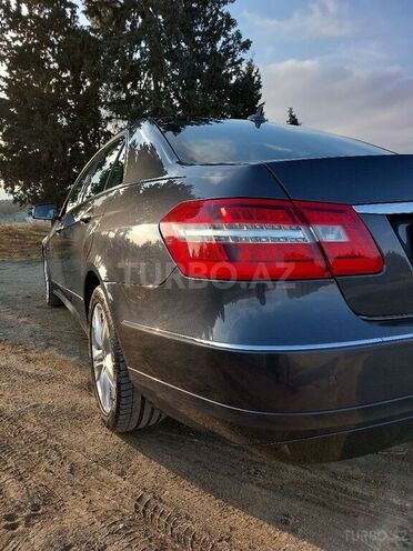 Mercedes E 220 2011, 204,000 km - 2.2 l - Bakı