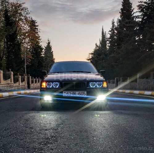 BMW 318 1992, 150,000 km - 1.8 л - Zaqatala