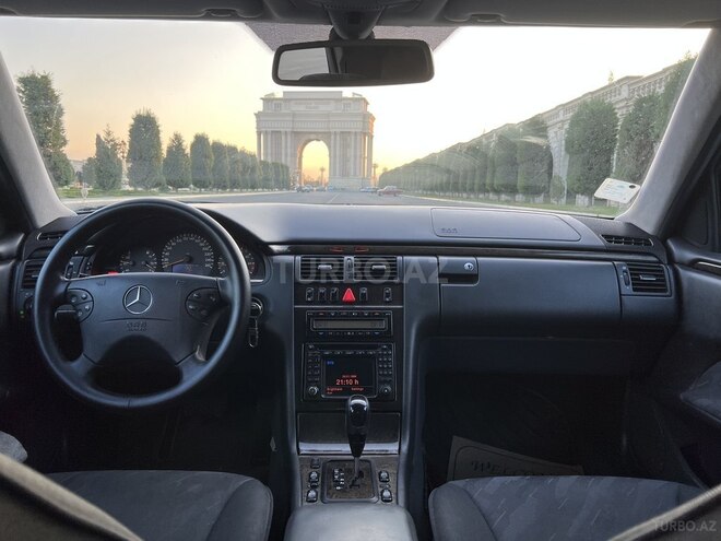 Mercedes E 240 2002, 290,174 km - 2.6 l - Gəncə