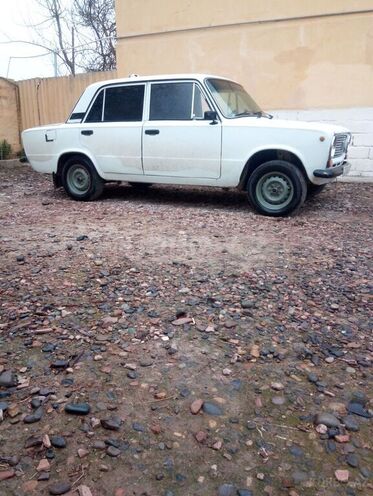 LADA (VAZ) 21011 1978, 60,752 km - 1.5 л - Salyan