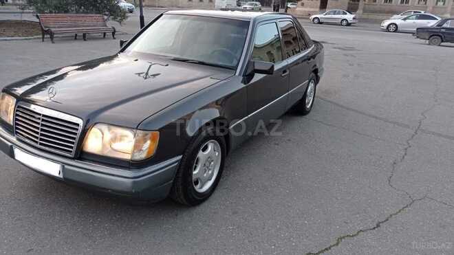 Mercedes E 220 1994, 350,600 km - 2.2 l - Sumqayıt