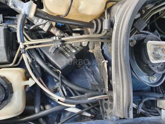 Mercedes E 250 1994, 280,000 km - 2.5 l - Bakı