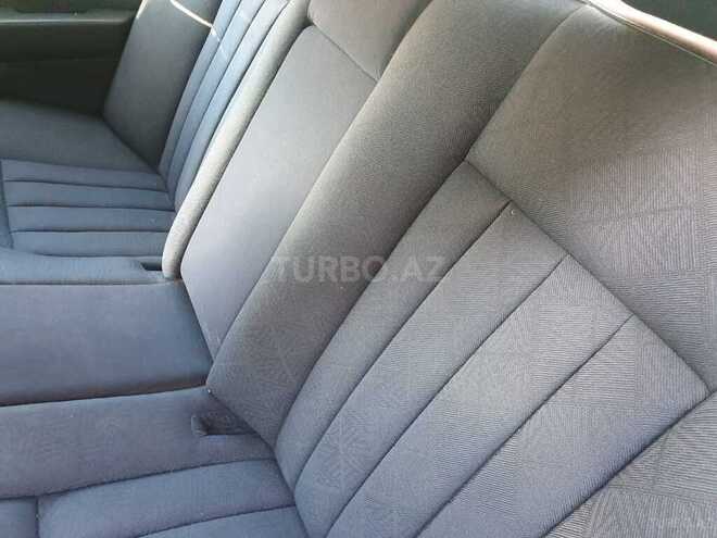 Mercedes E 250 1994, 280,000 km - 2.5 l - Bakı