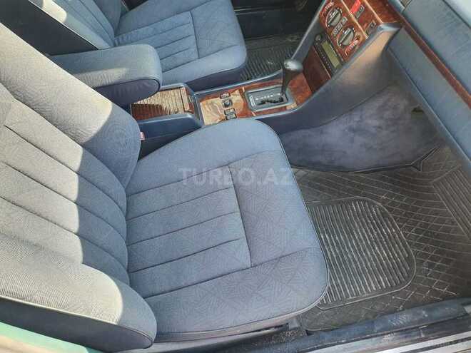 Mercedes E 250 1994, 280,000 km - 2.5 l - Bakı
