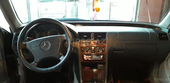 Mercedes C 220 1998, 320,000 km - 2.2 l - Tovuz