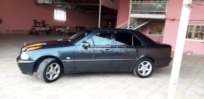 Mercedes C 220 1998, 320,000 km - 2.2 l - Tovuz
