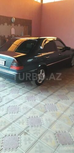 Mercedes C 220 1998, 320,000 km - 2.2 l - Tovuz