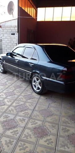 Mercedes C 220 1998, 320,000 km - 2.2 l - Tovuz