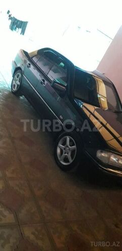 Mercedes C 220 1998, 320,000 km - 2.2 l - Tovuz