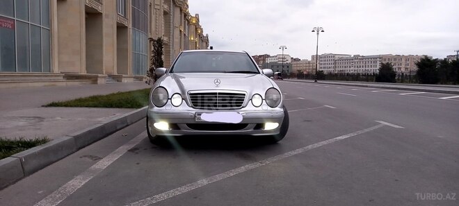 Mercedes E 220 2000, 284,000 km - 2.2 л - Bakı