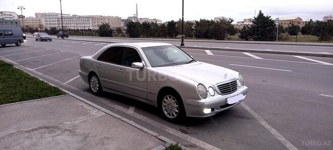 Mercedes E 220 2000, 284,000 km - 2.2 л - Bakı