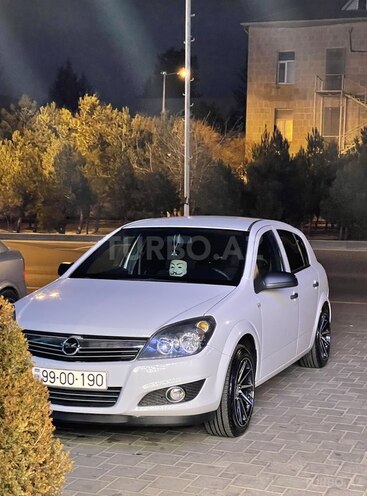 Opel Astra 2009, 240,000 km - 1.4 л - Bakı