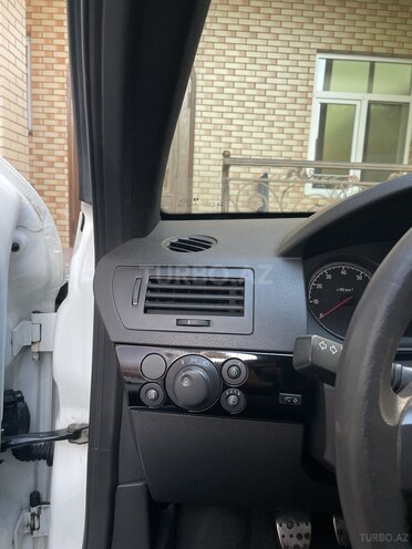 Opel Astra 2009, 240,000 km - 1.4 л - Bakı