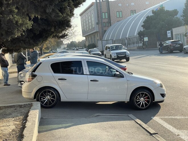 Opel Astra 2009, 240,000 km - 1.4 л - Bakı