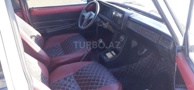 LADA (VAZ) 2107 1999, 80,000 km - 1.6 l - Salyan