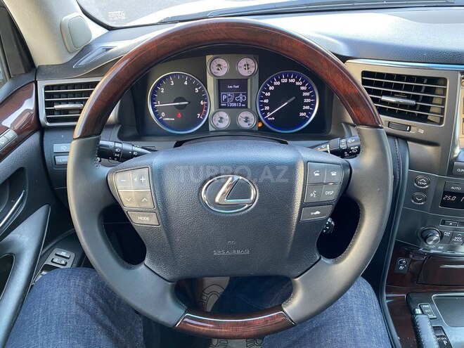 Lexus LX 570 2011, 135,000 km - 5.7 l - Bakı