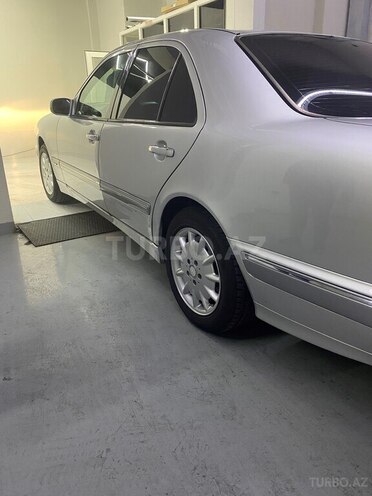 Mercedes E 240 2000, 431,000 km - 2.4 l - Bakı
