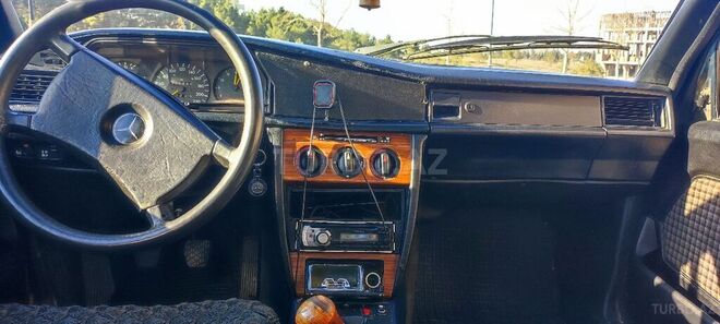 Mercedes 190 1986, 325,000 km - 1.8 l - Gəncə