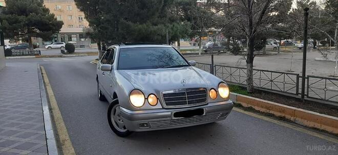 Mercedes E 240 1999, 287,000 km - 2.4 л - Sumqayıt
