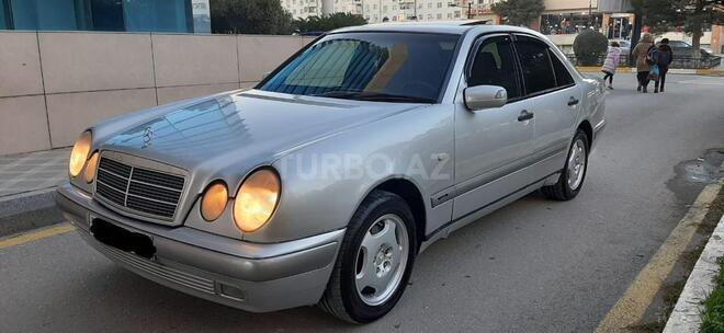 Mercedes E 240 1999, 287,000 km - 2.4 л - Sumqayıt