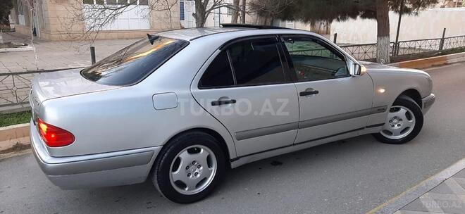 Mercedes E 240 1999, 287,000 km - 2.4 л - Sumqayıt