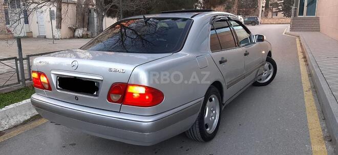 Mercedes E 240 1999, 287,000 km - 2.4 л - Sumqayıt