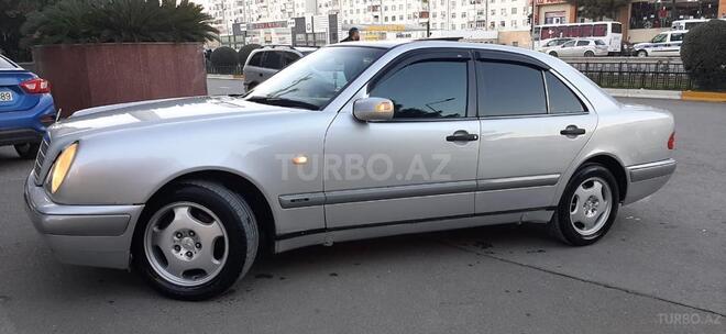 Mercedes E 240 1999, 287,000 km - 2.4 л - Sumqayıt