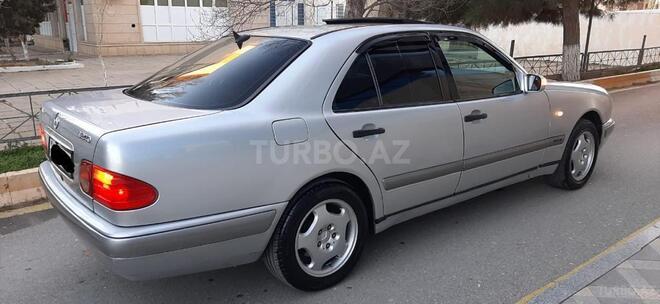 Mercedes E 240 1999, 287,000 km - 2.4 л - Sumqayıt