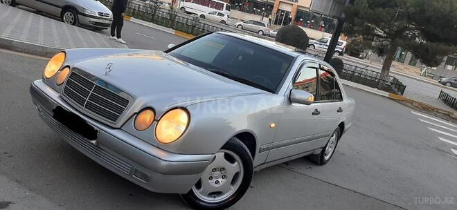 Mercedes E 240 1999, 287,000 km - 2.4 л - Sumqayıt